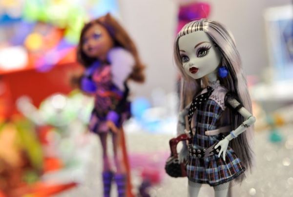 Про кукол Monster High снимут фильм