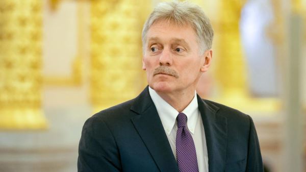 Песков рассказал о работе по созданию культурно-образовательных центров0