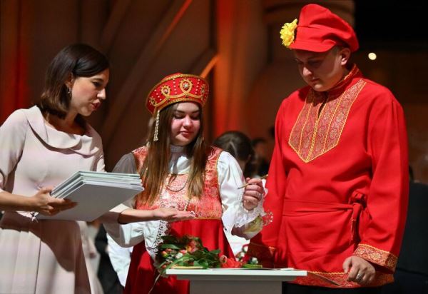 Как в сказке: самые яркие пары на II Всероссийском свадебном фестивале3