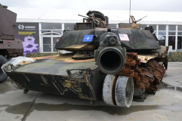 «Копируют российские технологии»: как США намерены модернизировать танки Abrams с учётом опыта СВО