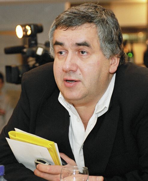 Почему Пугачева разругалась с автором своих хитов6