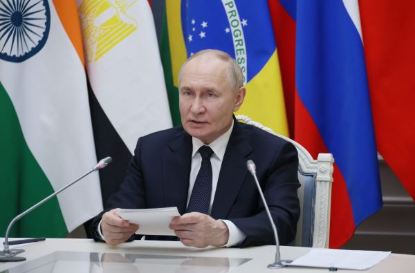 «Игра с рынком»: зачем Трамп вводит пошлины против стран, поддерживающих БРИКС